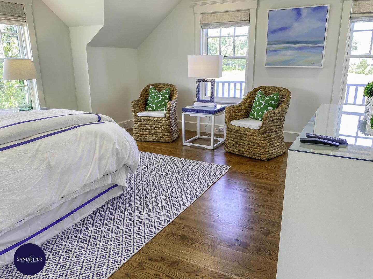 Cape Cod Home 995312