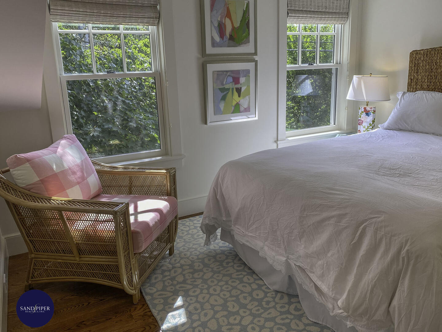 Cape Cod Home 995312