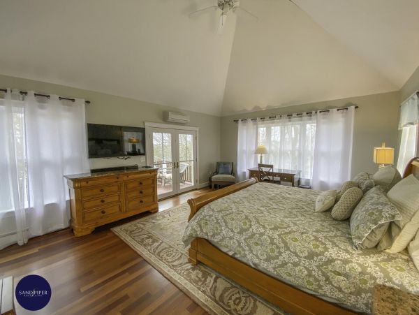 Cape Cod Home 995313