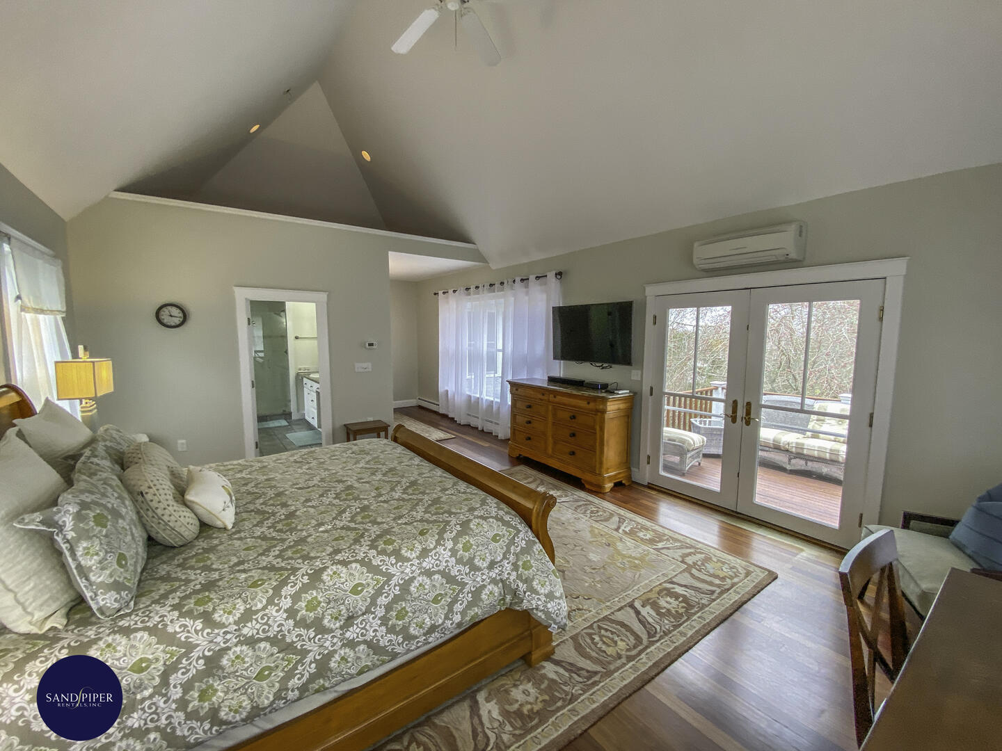Cape Cod Home 995313