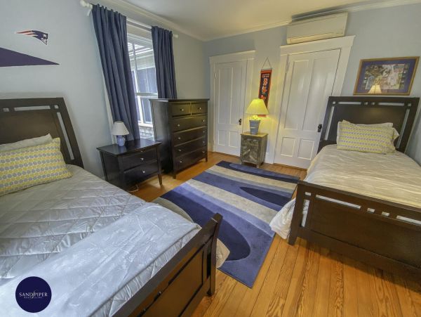 Cape Cod Home 995313