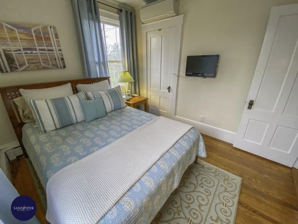 Cape Cod Home 995313