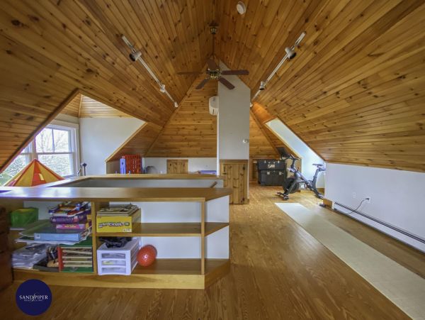 Cape Cod Home 995313