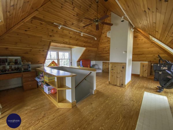 Cape Cod Home 995313