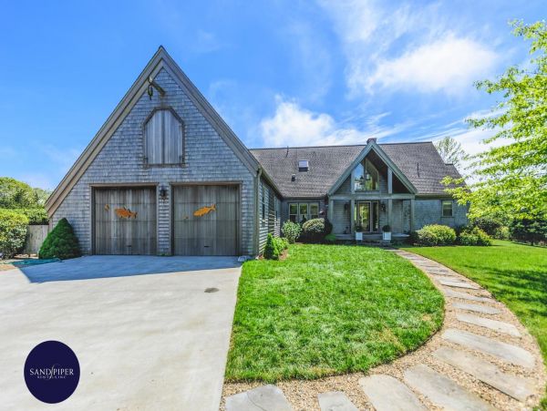 Cape Cod Home 995314