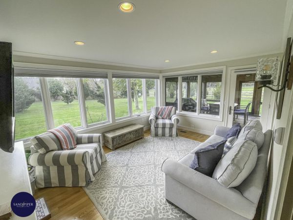 Cape Cod Home 995314