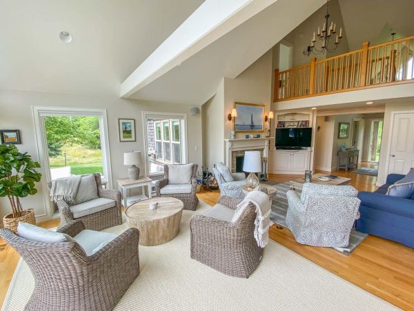 Cape Cod Home 995314