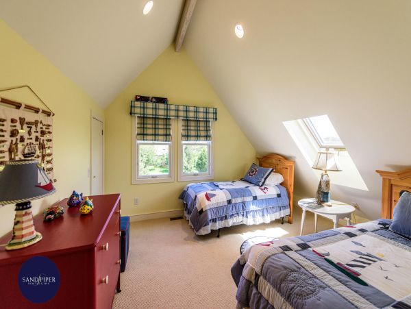 Cape Cod Home 995314