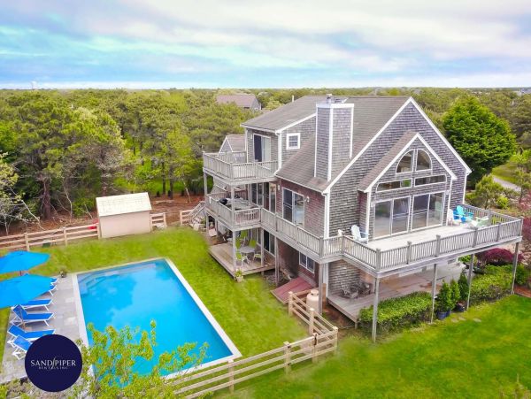 Cape Cod Home 995315