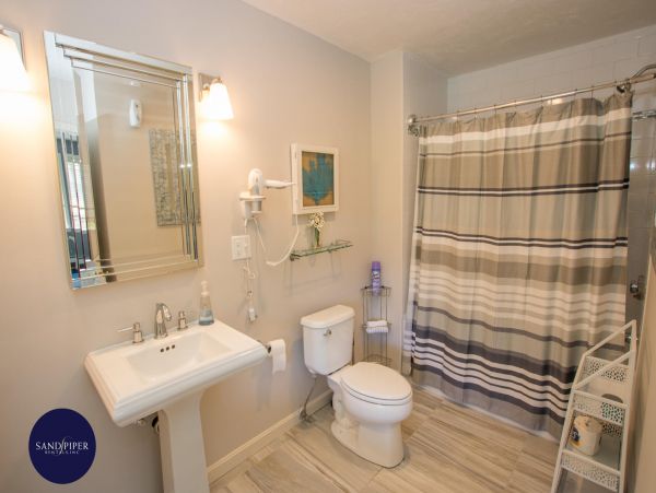 Cape Cod Home 995315