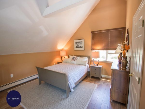 Cape Cod Home 995315