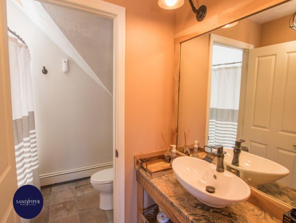 Cape Cod Home 995315