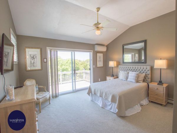 Cape Cod Home 995315