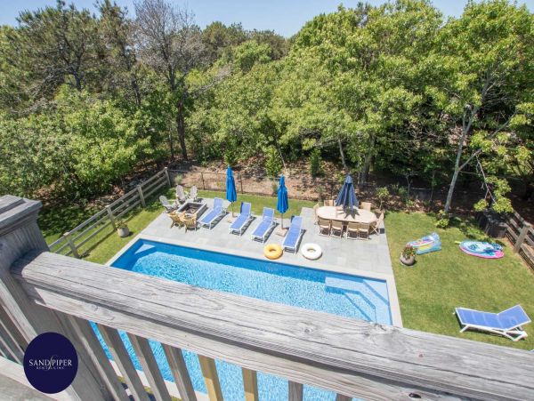 Cape Cod Home 995315