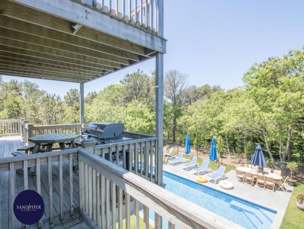 Cape Cod Home 995315