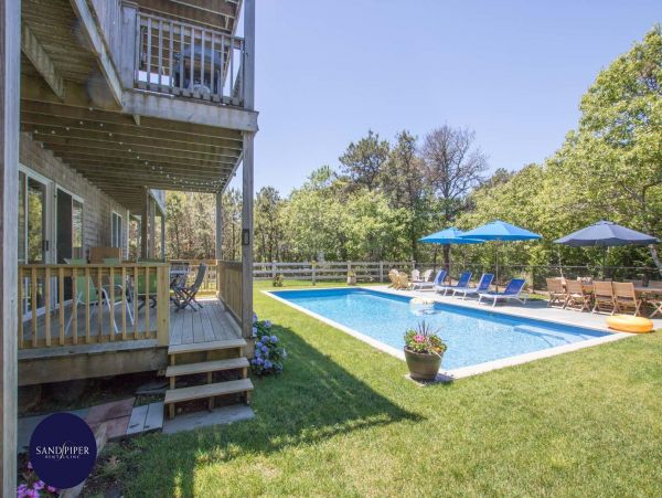 Cape Cod Home 995315