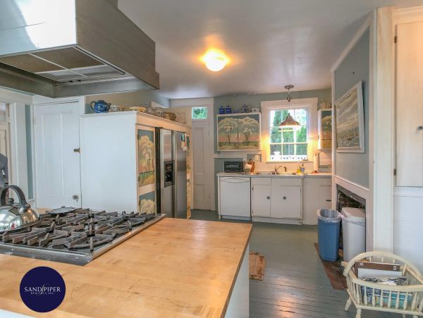 Cape Cod Home 995316