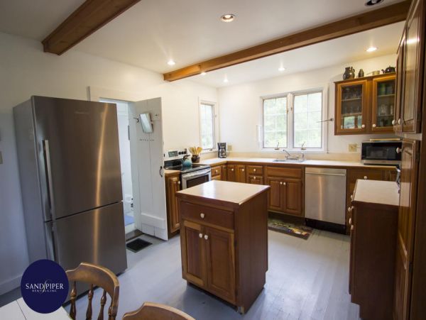 Cape Cod Home 995317