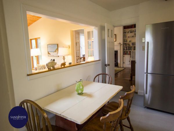 Cape Cod Home 995317
