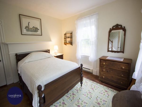 Cape Cod Home 995317