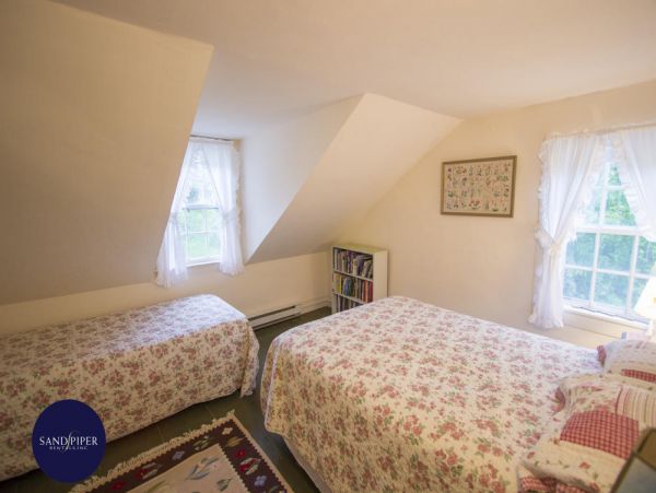 Cape Cod Home 995317