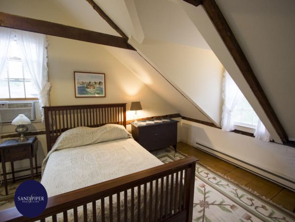 Cape Cod Home 995317
