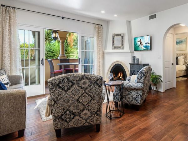 Luxury Vacation Condo On The Heartbeat of Santa Barbara