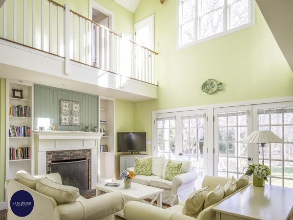 Cape Cod Home 995319