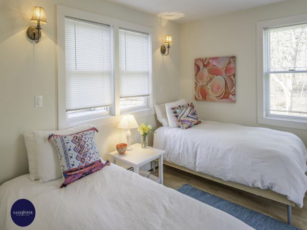 Cape Cod Home 995319