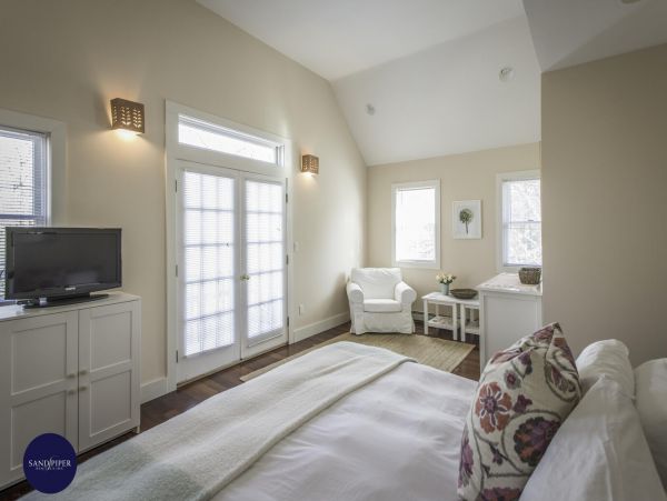 Cape Cod Home 995319