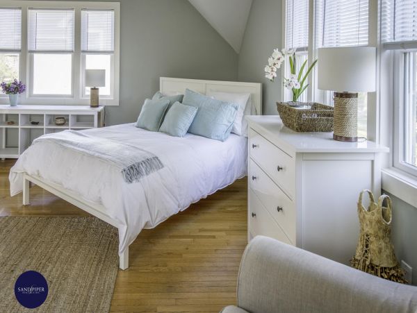 Cape Cod Home 995319