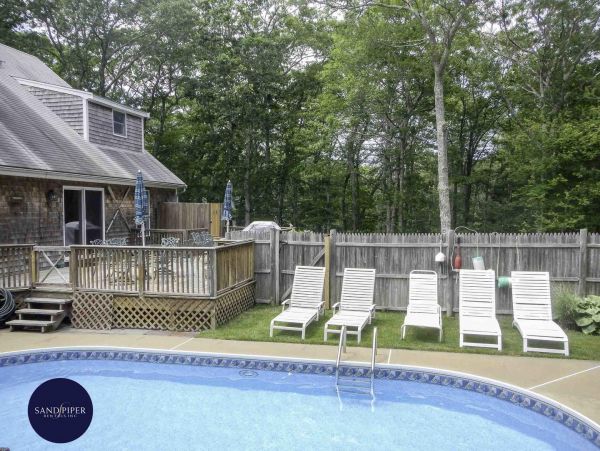 Cape Cod Home 995320