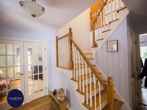Cape Cod Home 995320