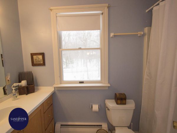 Cape Cod Home 995320