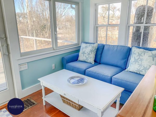 Cape Cod Home 995321