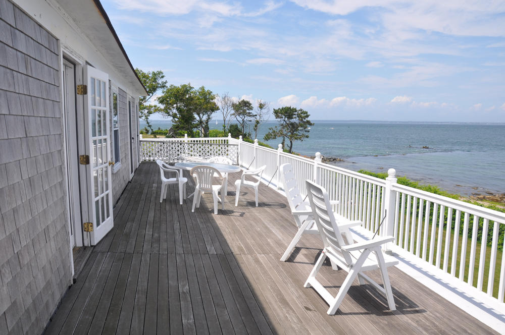 Cape Cod Home 995322