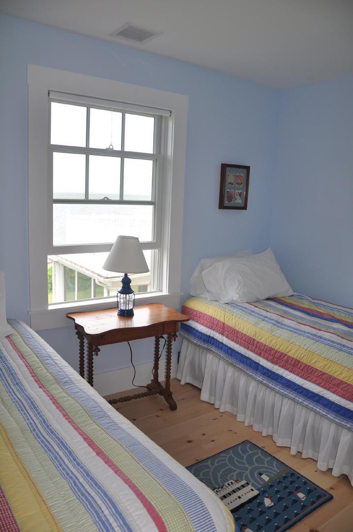Cape Cod Home 995322