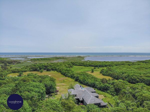 Cape Cod Home 995323