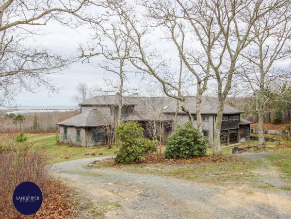 Cape Cod Home 995323