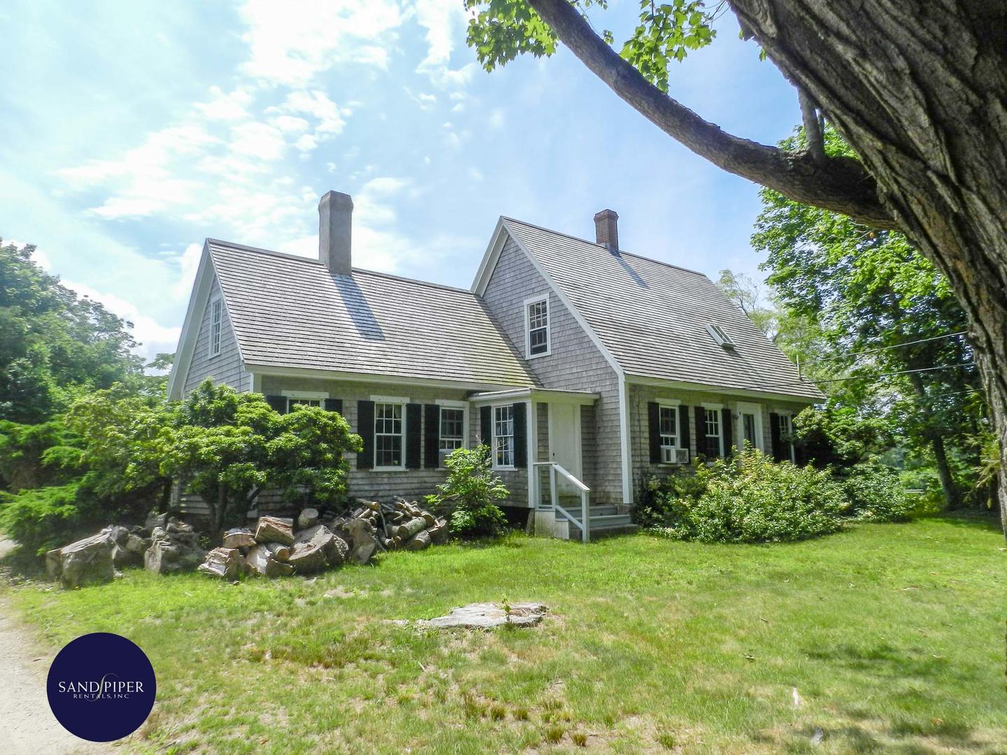 Cape Cod Home 995324