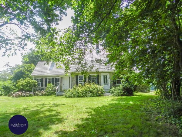 Cape Cod Home 995324