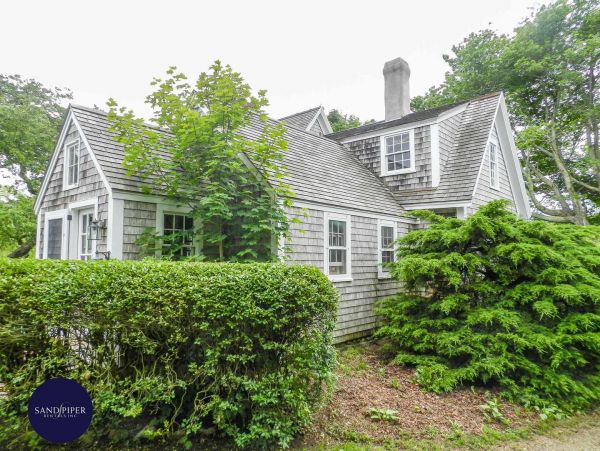 Cape Cod Home 995324