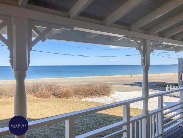 Cape Cod Home 995325