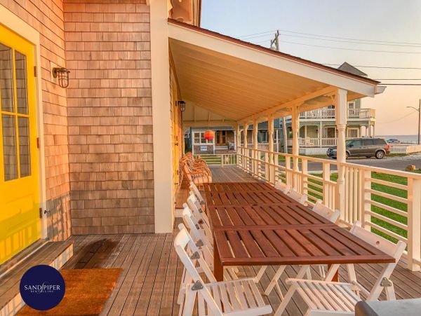 Cape Cod Home 995325