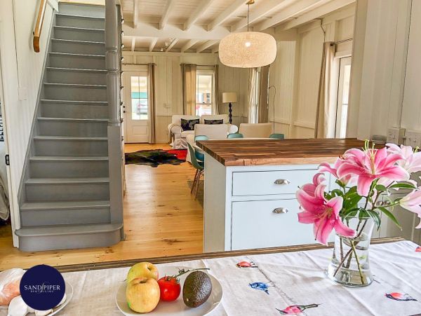 Cape Cod Home 995325