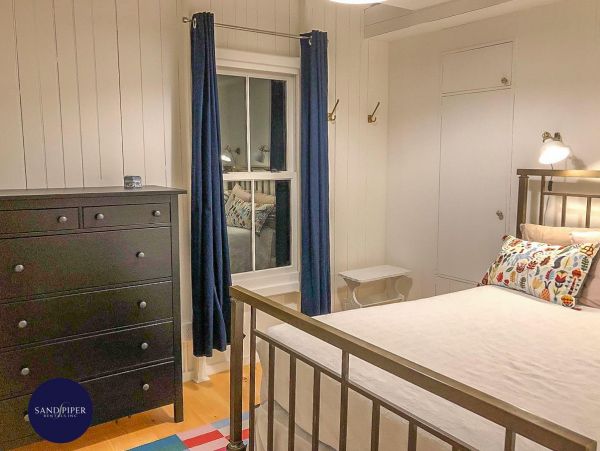 Cape Cod Home 995325
