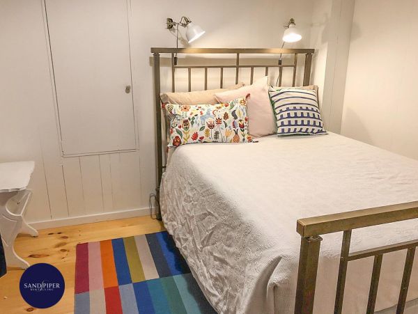 Cape Cod Home 995325