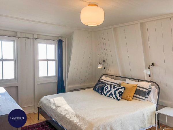 Cape Cod Home 995325
