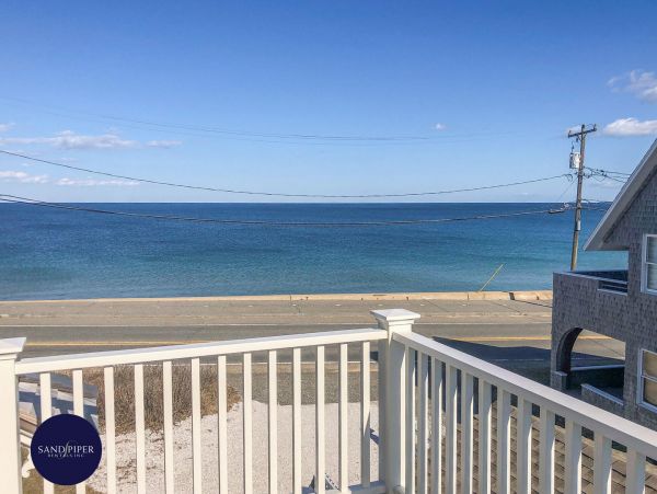 Cape Cod Home 995325