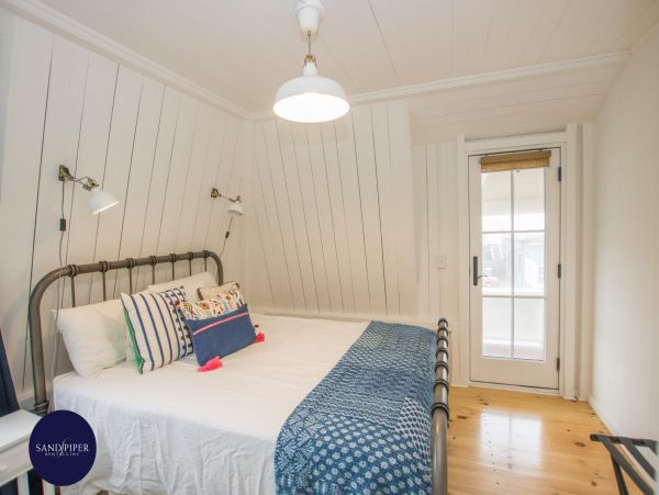 Cape Cod Home 995325